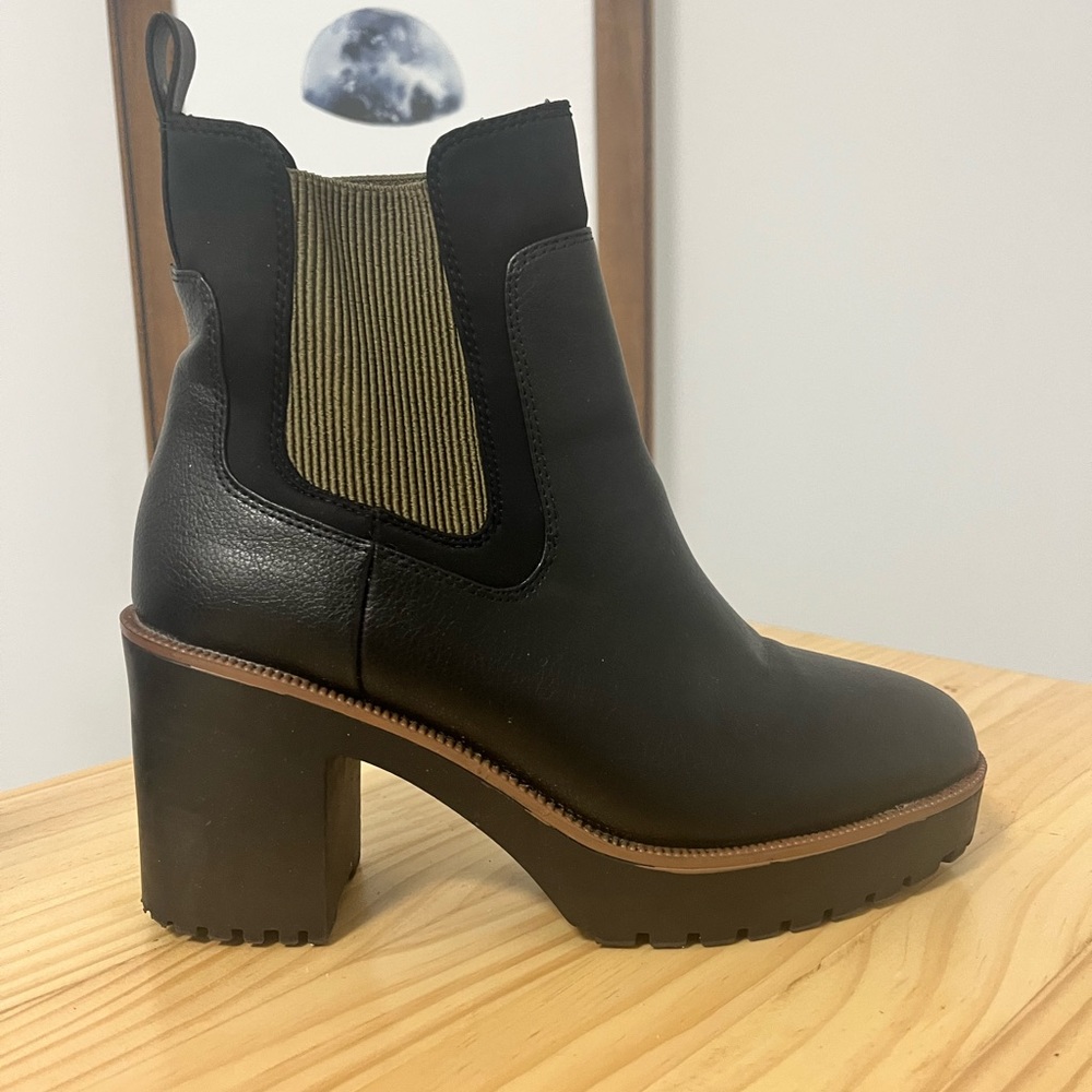 Origin Bootie - Picture 2 of 3